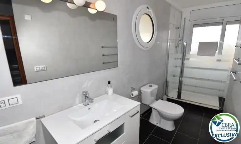 Bany de Edifici en venda en Empuriabrava