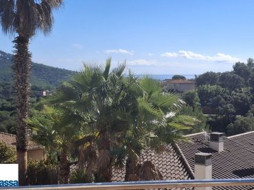 Casa con piscina en venta en Lloret Verd - Els Pinars