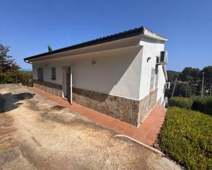 Vista exterior de Casa o xalet de lloguer en Palafolls amb Aire condicionat, Jardí privat i Terrassa