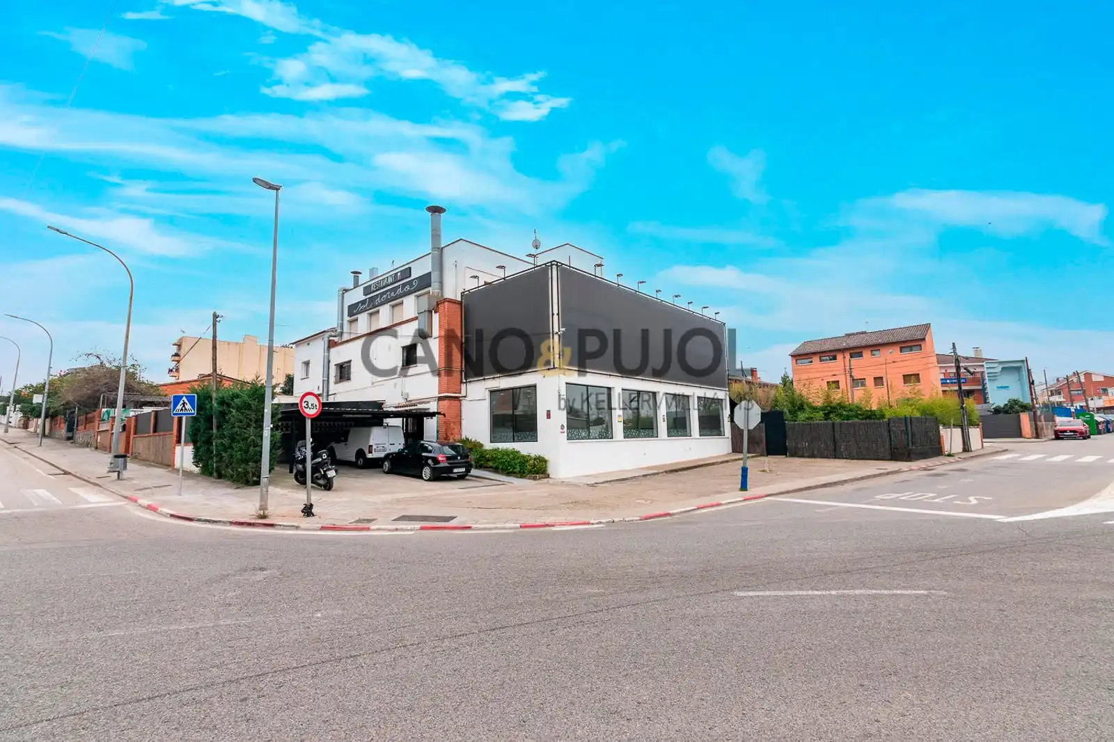 Exterior view of Buildings for sale in Rubí