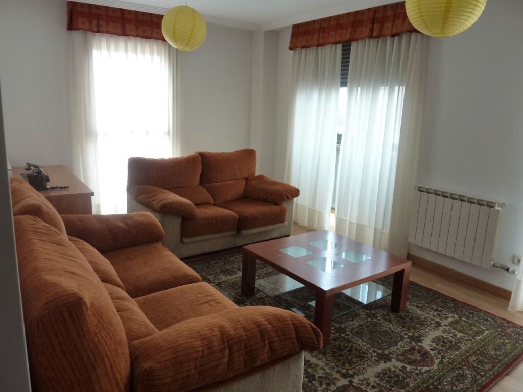 Living room of Flat to rent in Zamora Capital   with Heating, Parquet flooring and Terrace