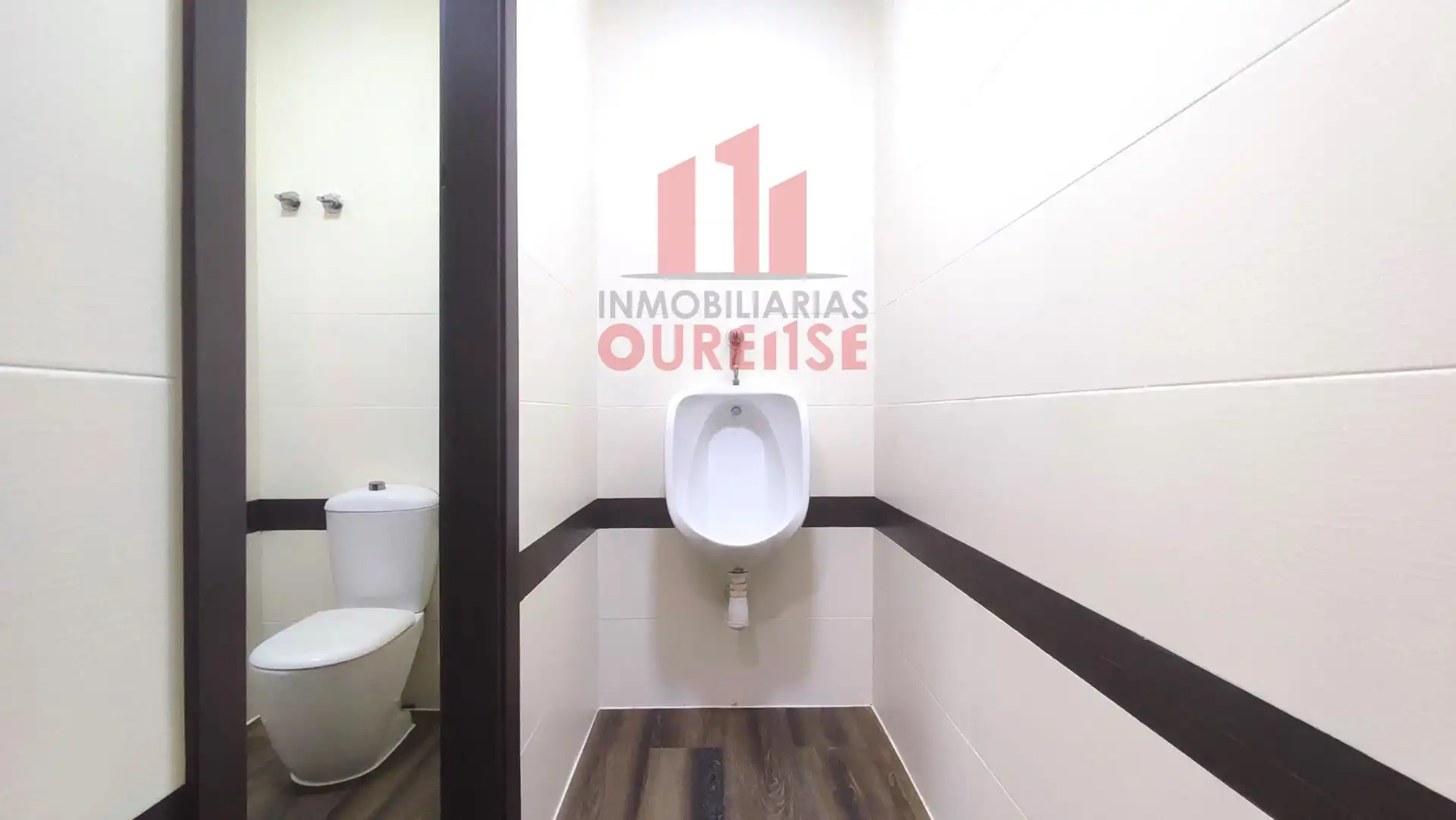 Baño de Local de alquiler en Ourense Capital  con Amueblado