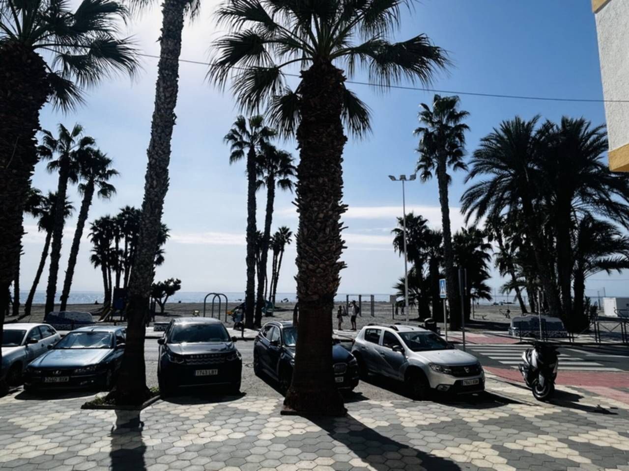 Vista exterior de Local de alquiler en Almuñécar