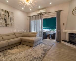 Living room of Single-family semi-detached for sale in Estepona  with Air Conditioner, Terrace and Balcony