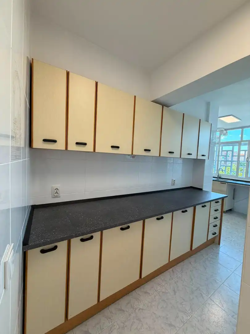 Cocina de Piso de alquiler en Madrid con Calefacción, Parquet y Terraza