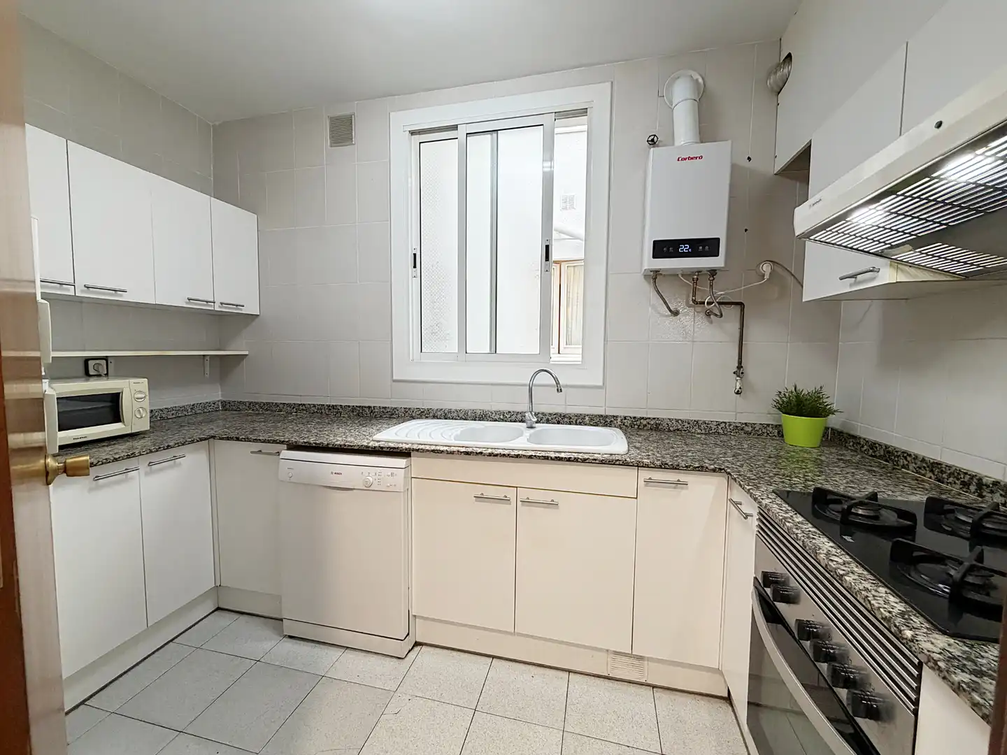 Kitchen of Flat for sale in Barcelona  with Air Conditioner and Balcony