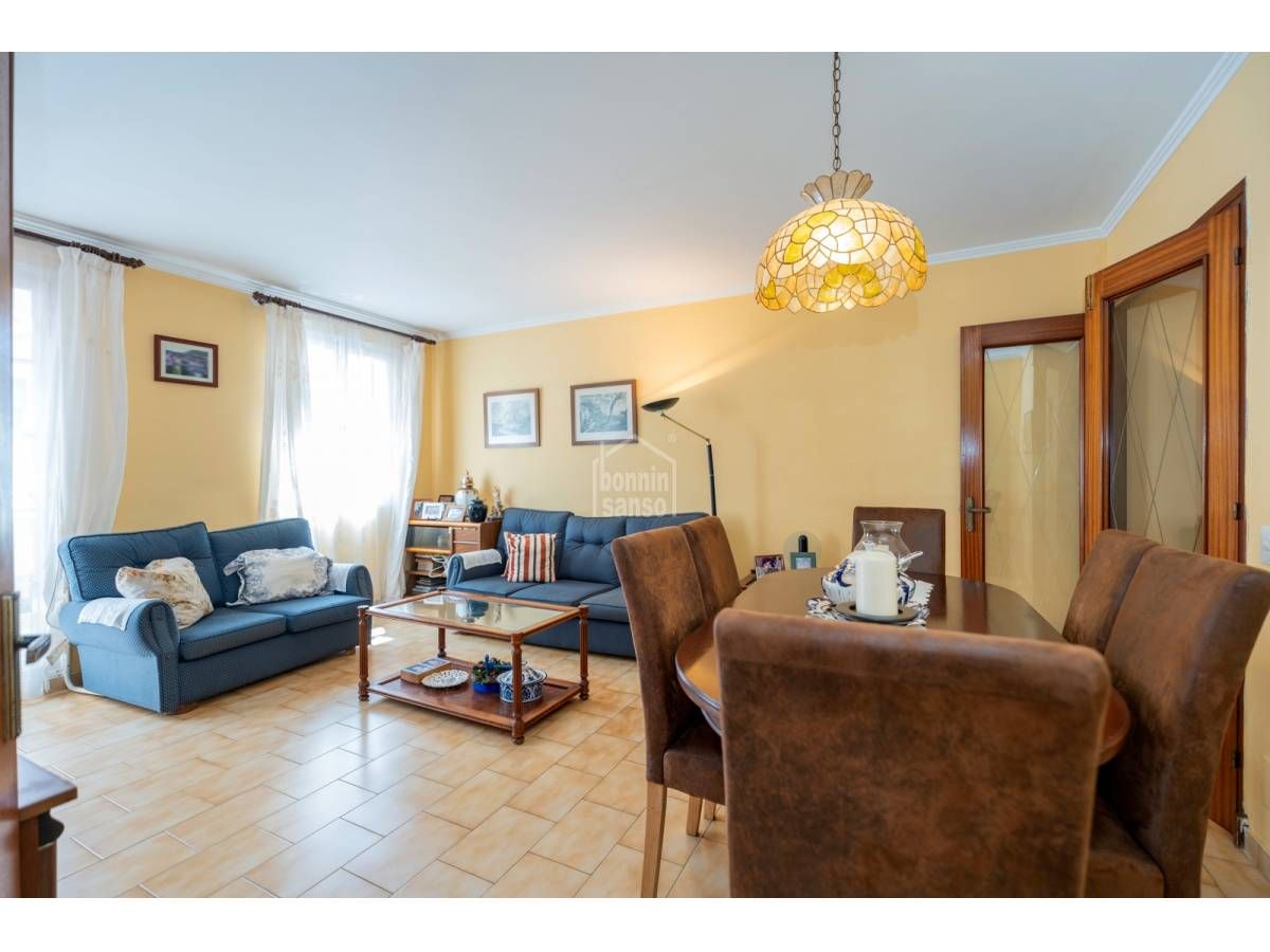 Sala d'estar de Apartament en venda en Es Castell amb Calefacció