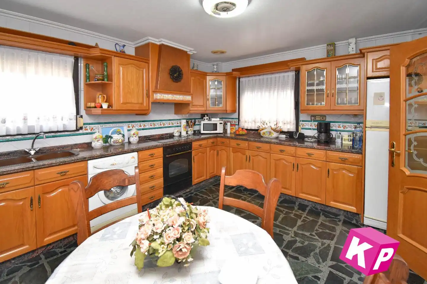Cuina de Casa o xalet en venda en Elche / Elx amb Jardí privat, Terrassa i Traster