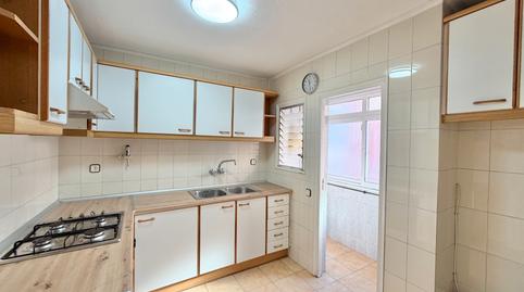 Foto 3 de Piso en venta en Carrer del Principat D'andorra, 1, La Gavarra, Barcelona