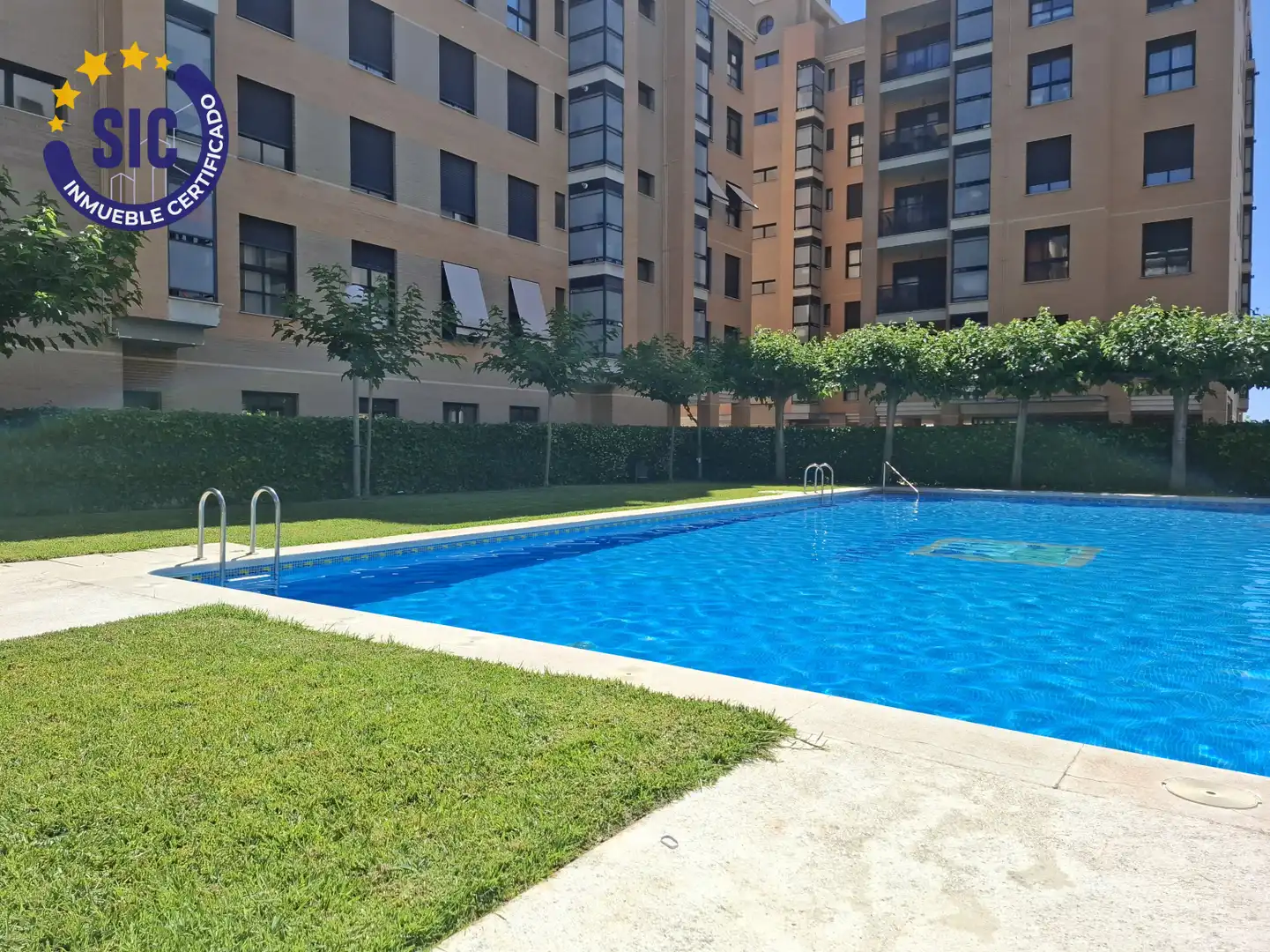 Piscina de Piso en venta en Castellón de la Plana / Castelló de la Plana con Aire acondicionado, Calefacción y Jardín privado