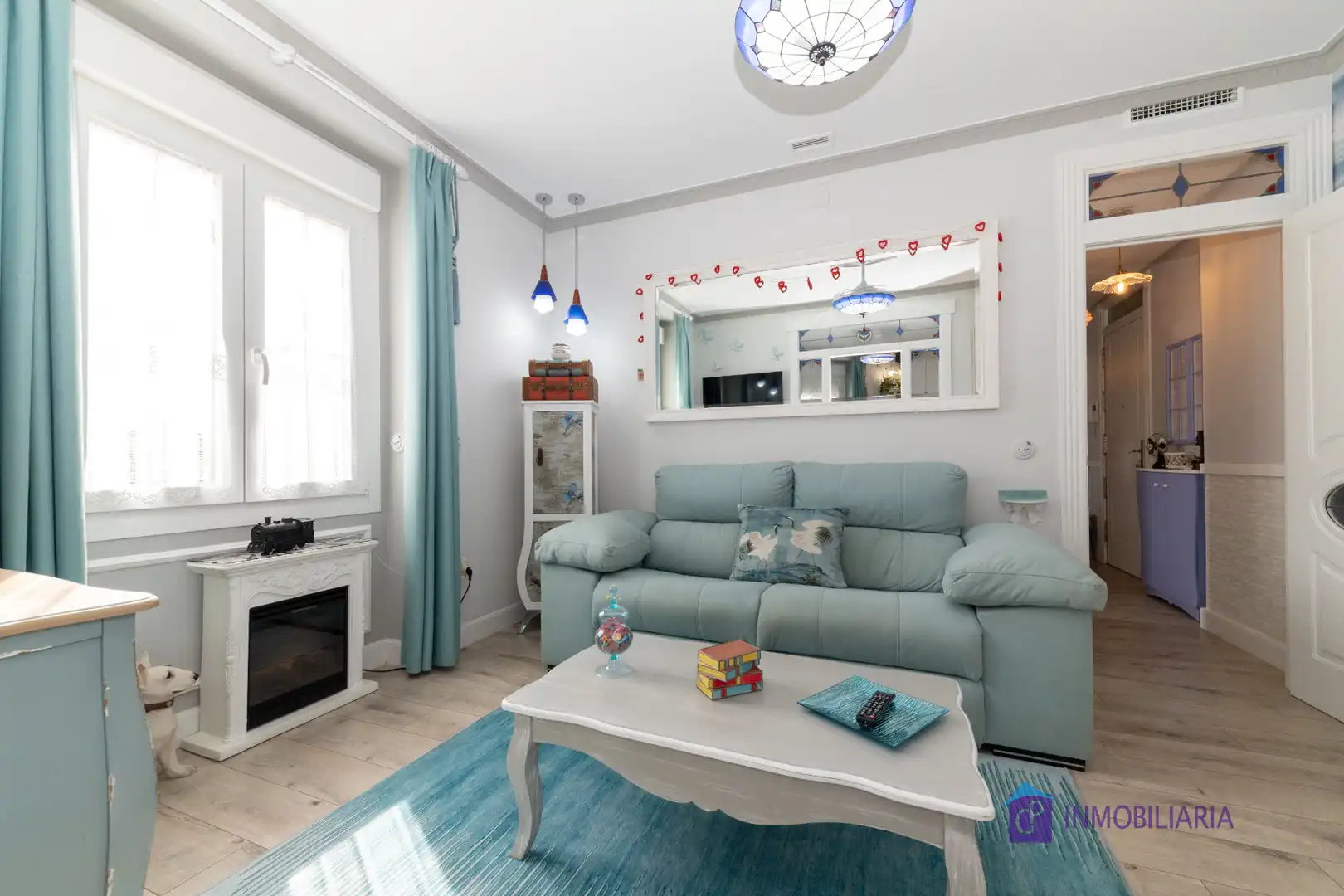 Living room of Flat for sale in  Zaragoza Capital  with Air Conditioner, Heating and Oven