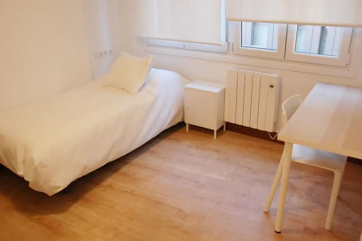 Bedroom of Flat for rent in Bilbao   with Heating