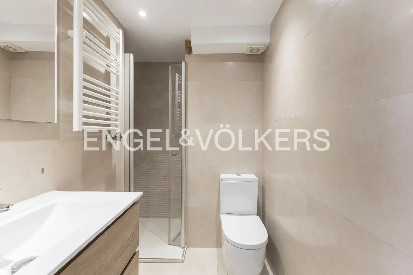 Baño de Piso en venta en Barcelona con Aire acondicionado, Calefacción y Parquet