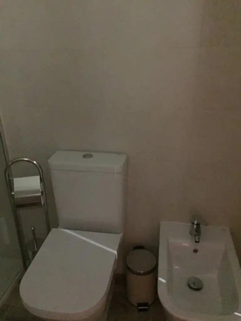Badezimmer von Wohnung zur Miete in Granada mit Möbliert