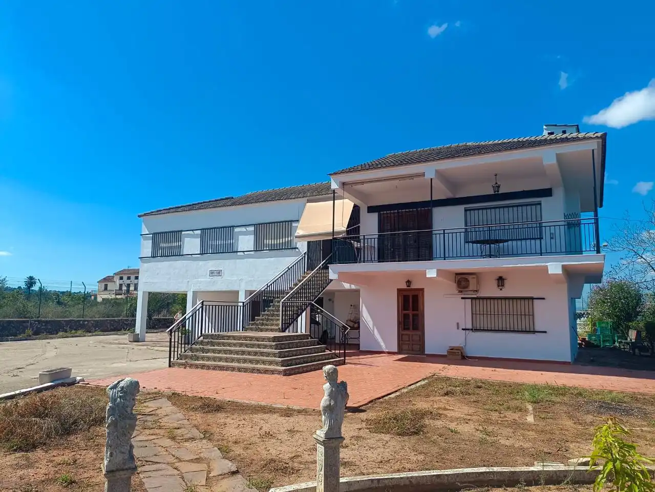 Vista exterior de Casa o chalet en venta en Benicull de Xúquer con Jardín privado, Terraza y Piscina