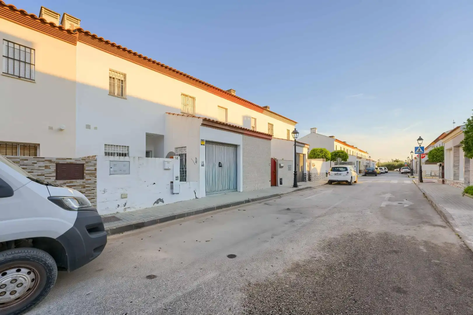 Vista exterior de Casa adosada en venta en Umbrete con Aire acondicionado, Terraza y Trastero