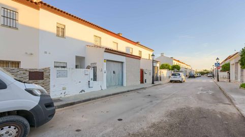 Foto 4 de Casa adosada en venta en Calle Pepe Cañete, Umbrete, Sevilla