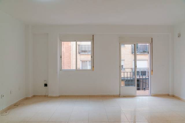 Piso en Venta en Calle de Berenguer de Bardají, 6 en Barrio de Delicias