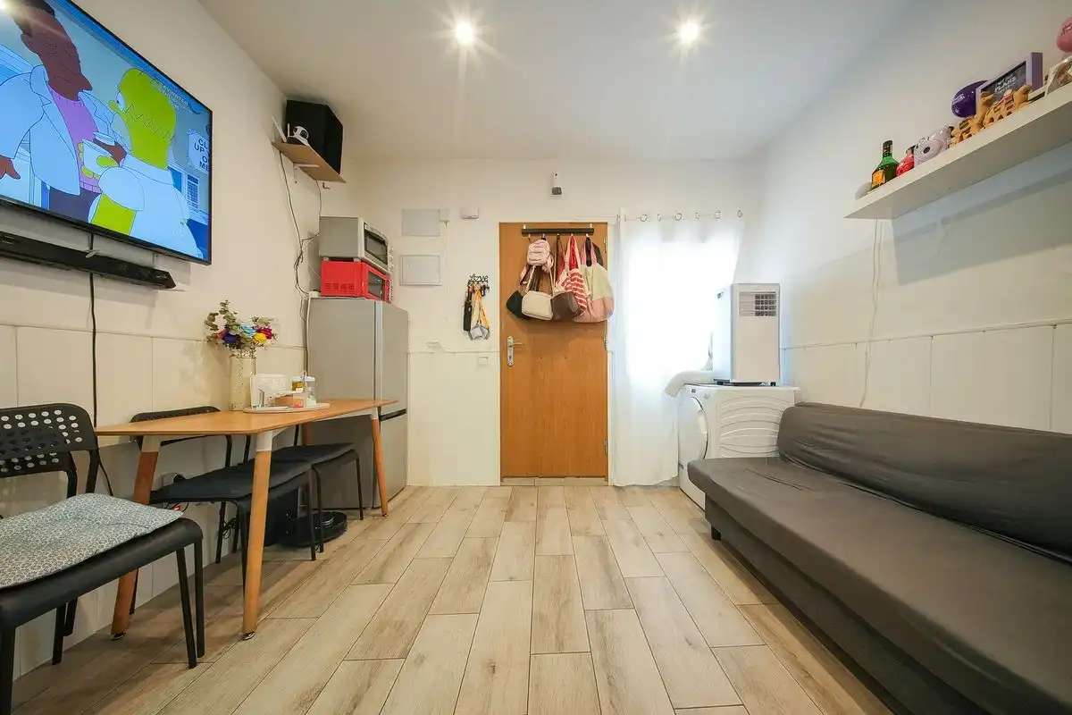 Sala d'estar de Planta baixa en venda en Madrid amb Calefacció
