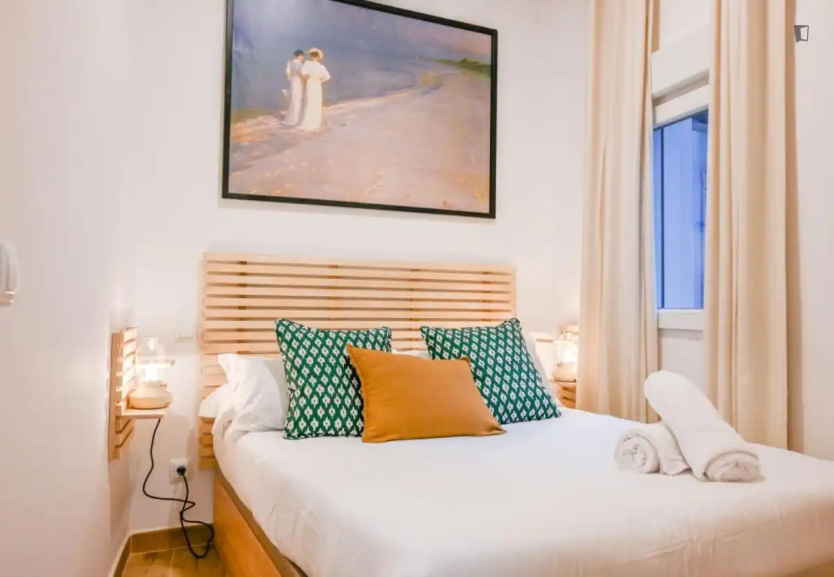 Dormitori de Apartament de lloguer en Madrid amb Aire condicionat, Moblat i Rentadora