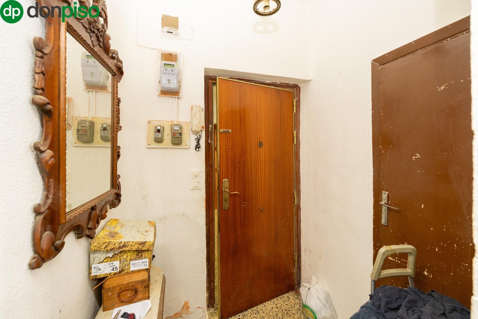 Flat for sale in  Granada Capital