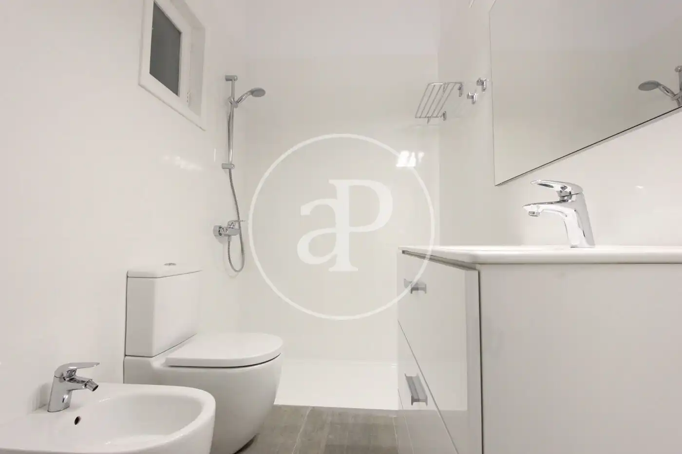 Badezimmer von Wohnung zum Verkauf in  Palma de Mallorca mit Klimaanlage, Heizung und Privatgarten
