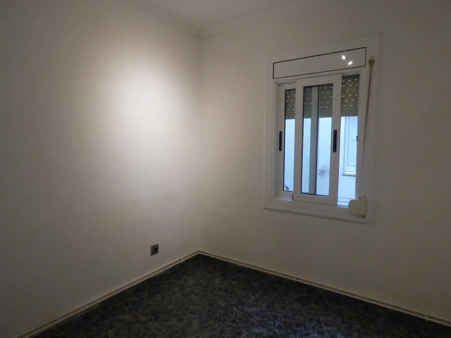 Habitación de Piso en venta en Cerdanyola del Vallès con Calefacción, Horno y Balcón