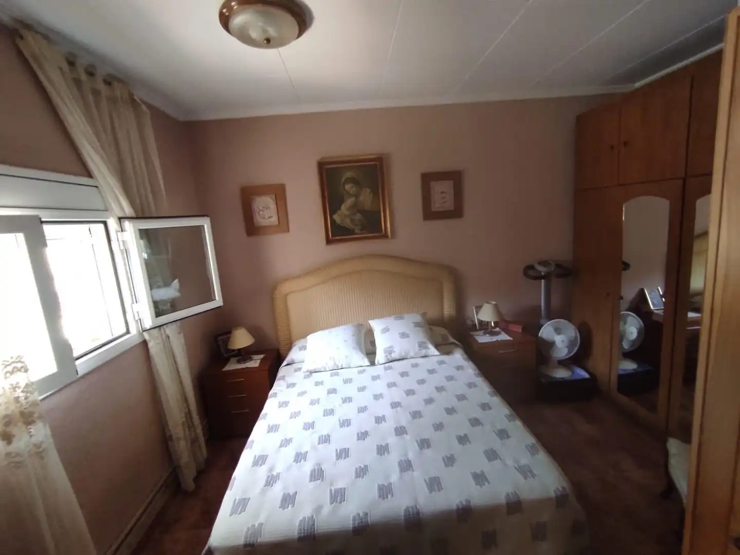Dormitori de Casa o xalet en venda en Montcada i Reixac amb Calefacció, Terrassa i Piscina