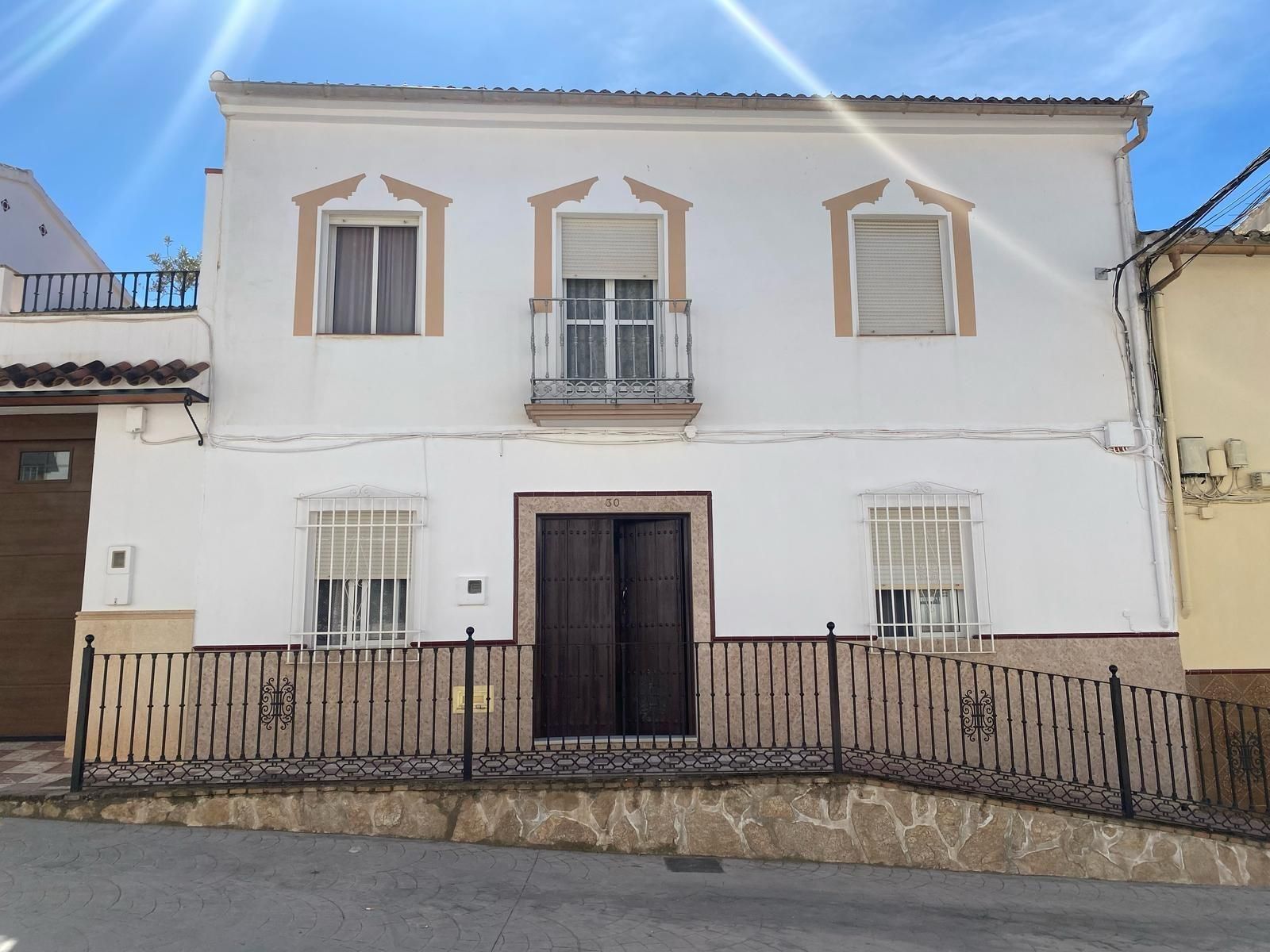 Vista exterior de Casa o xalet en venda en Cuevas de San Marcos amb Jardí privat i Balcó