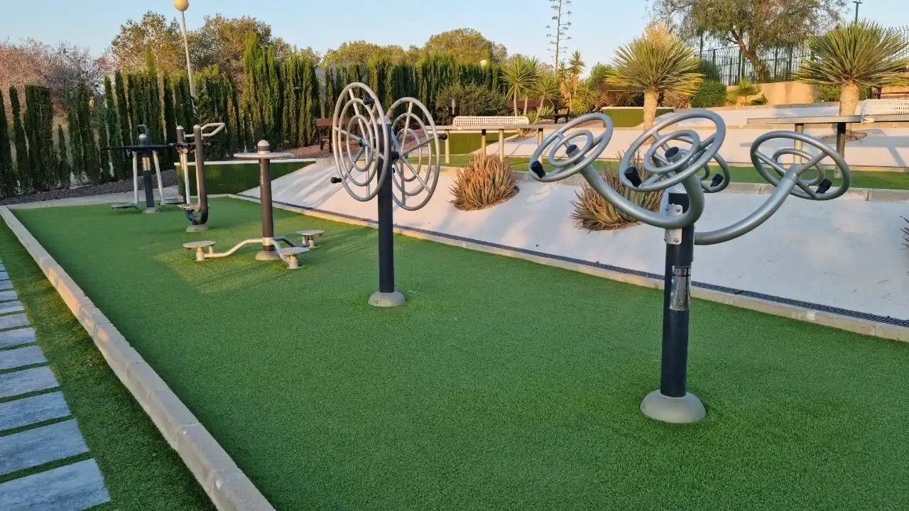 Vista exterior de Casa o chalet en venta en Orihuela con Aire acondicionado, Terraza y Trastero