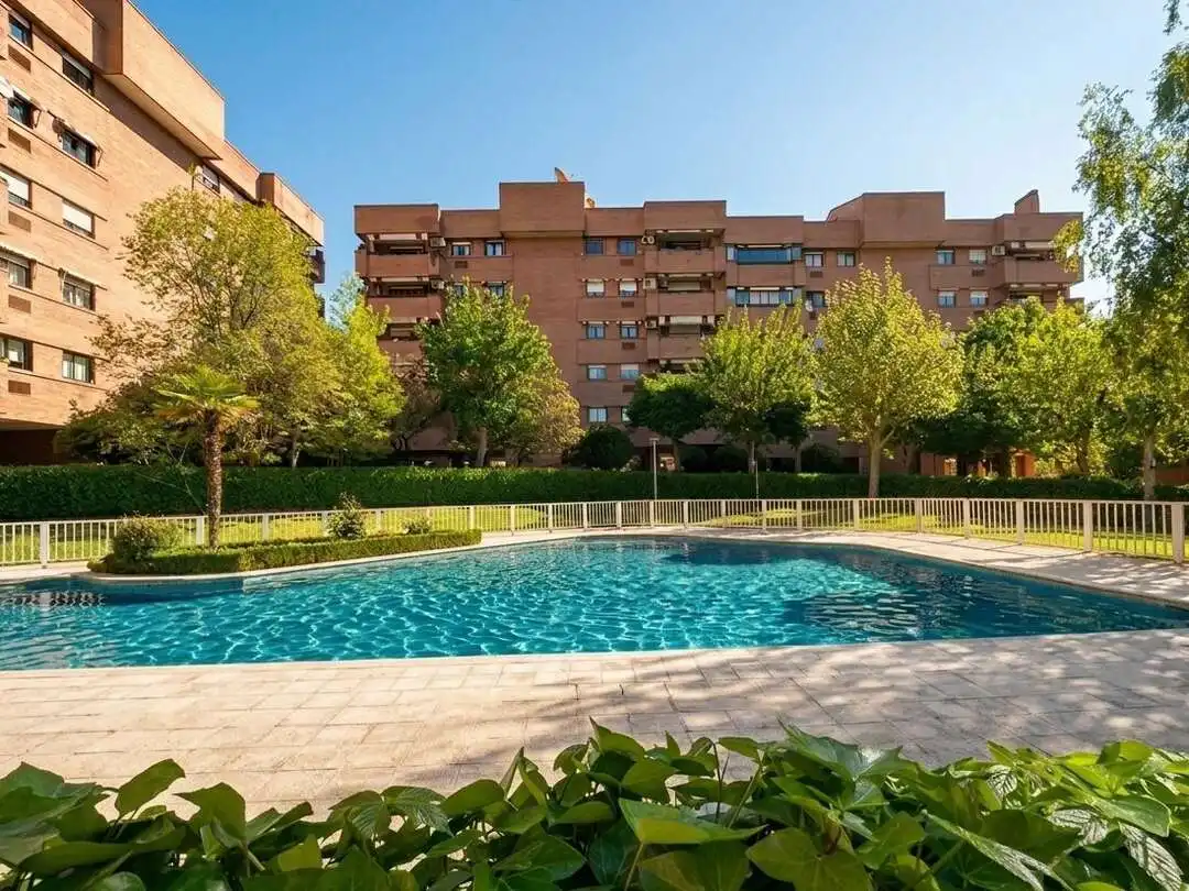 Schwimmbecken von Wohnung zum Verkauf in Toledo mit Klimaanlage, Heizung und Privatgarten