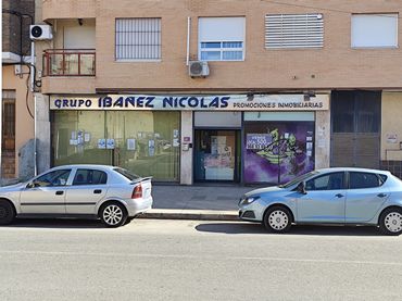 Local comercial en venda a Avenida Fabián Escribano 54