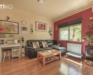 Living room of Flat for sale in  Madrid Capital