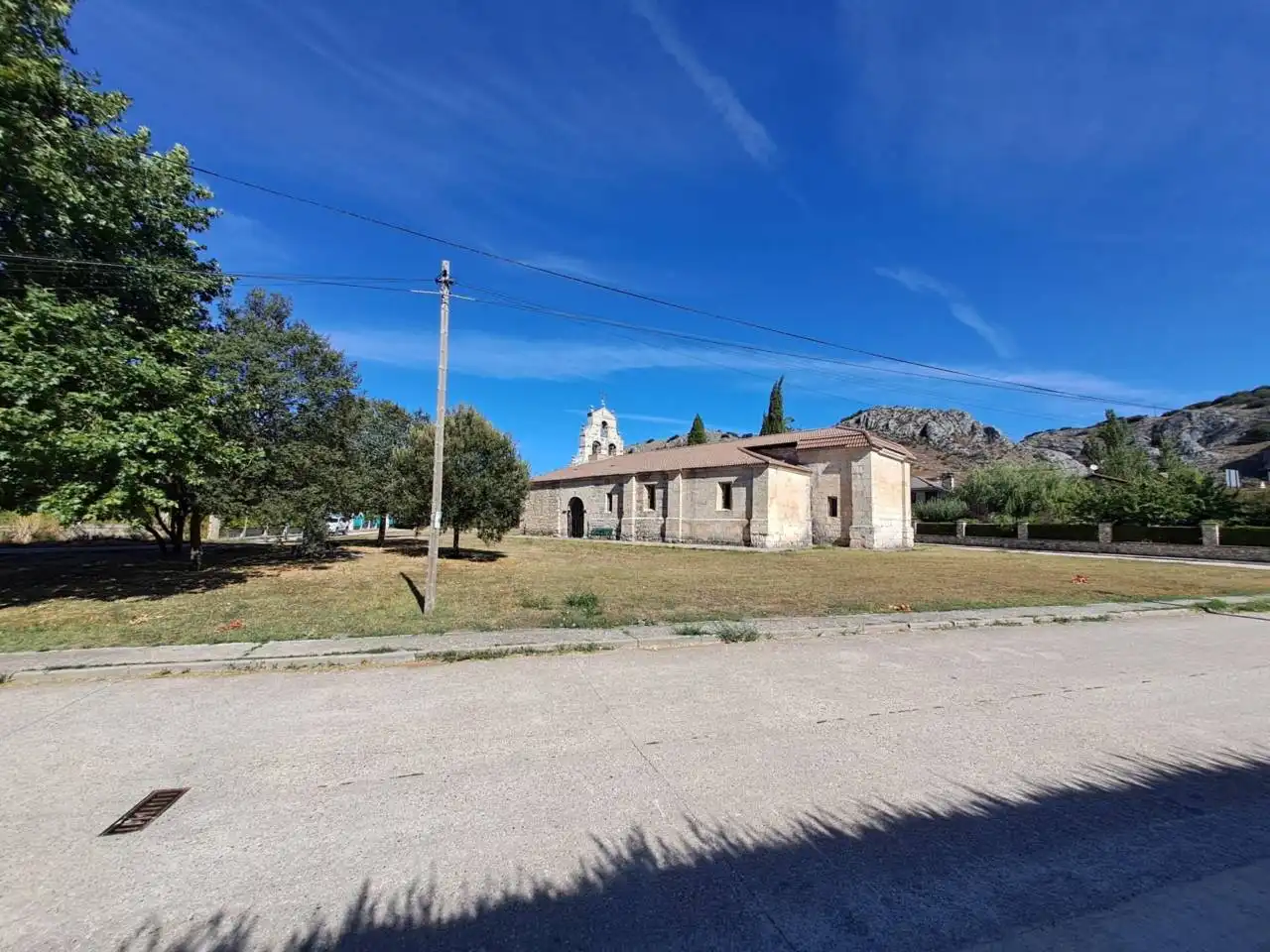 Vista exterior de Residencial en venta en Merindad de Río Ubierna, Burgos