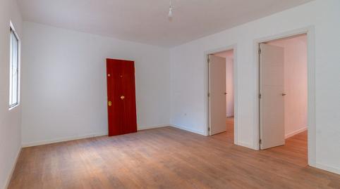 Foto 3 de Piso en venta en Almendrales,  Madrid Capital