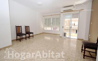 Living room of Flat for sale in Sueca  with Air Conditioner, Heating and Balcony
