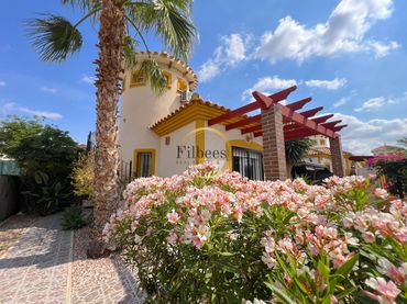 Casa con piscina en venta en Mazarrón Casco Urbano