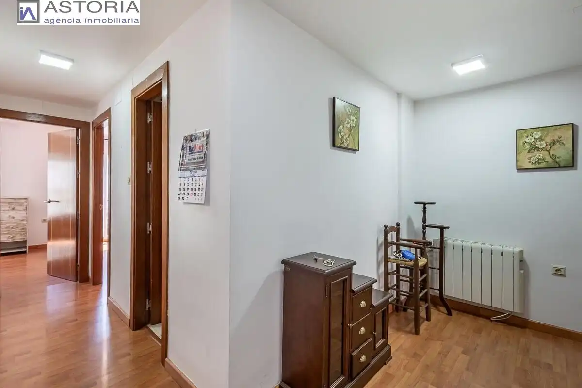 Wohnung zum Verkauf in Monachil mit Klimaanlage, Heizung und Terrasse