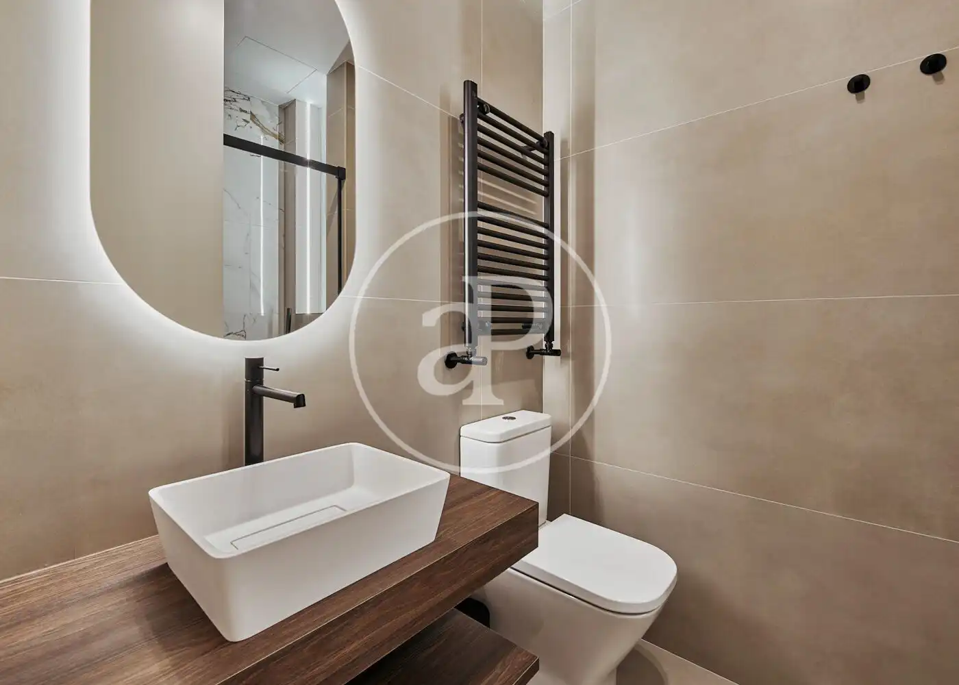 Badezimmer von Wohnung zum Verkauf in Madrid mit Klimaanlage, Heizung und Möbliert