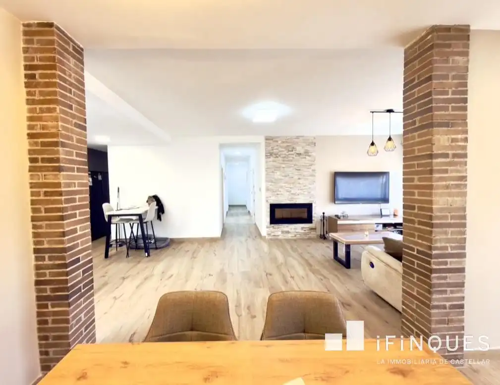 Sala d'estar de Pis en venda en Castellar del Vallès amb Aire condicionat, Calefacció i Balcó