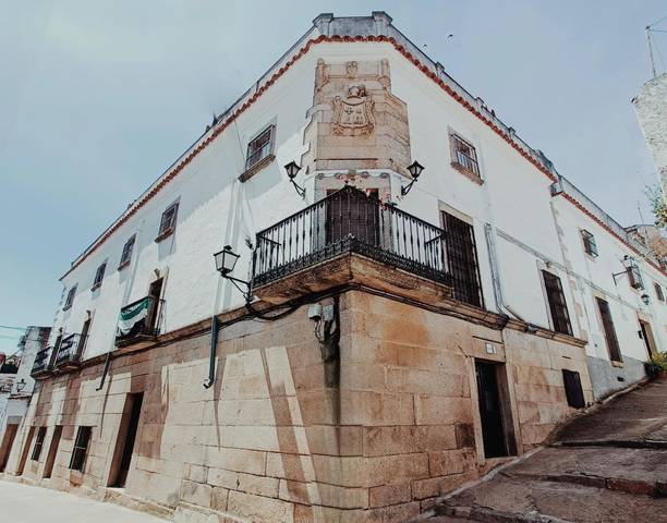 Casa-chalet en Venta en Alcuéscar