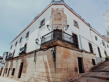 Casa amb balcó en venda a Alcuéscar