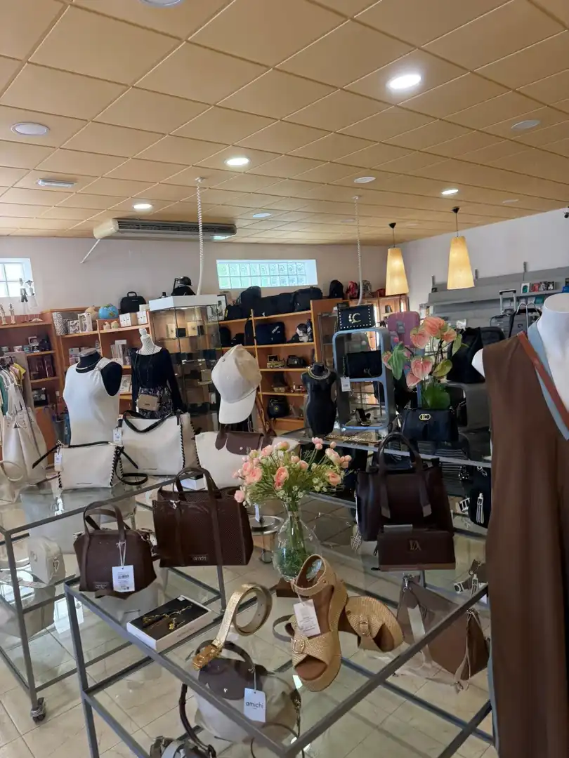 Local comercial en venda a Deltebre