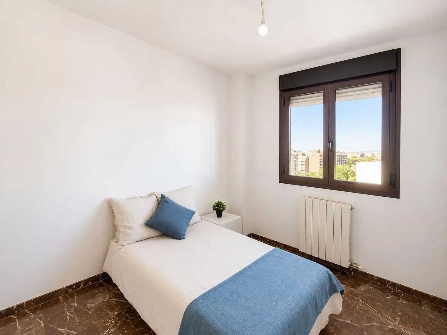 Habitación de Piso en venta en Zaragoza con Calefacción y Balcón