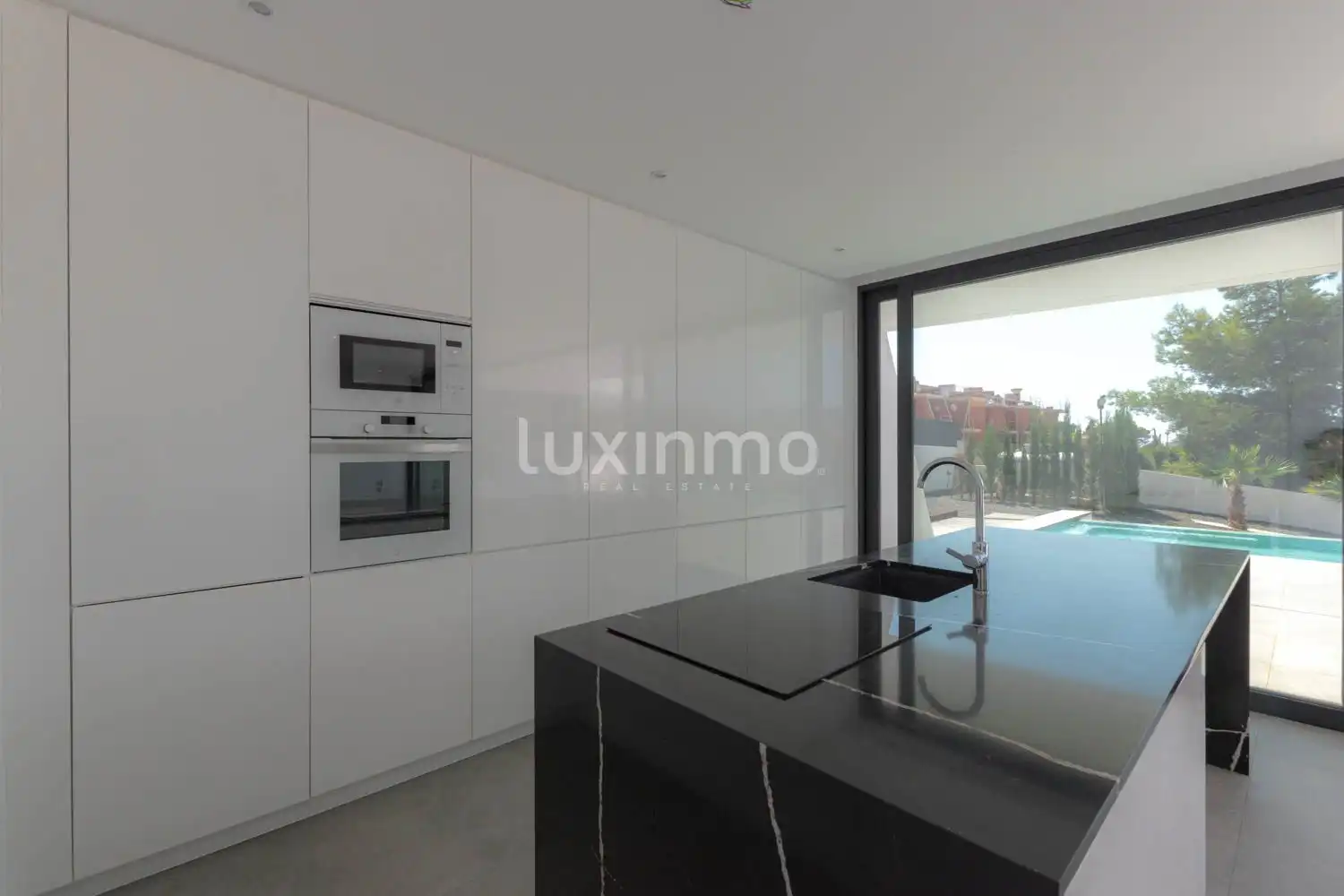 Chalet con piscina en venta en Marisol Park - Ortembach - Los Almendros, imagen 10