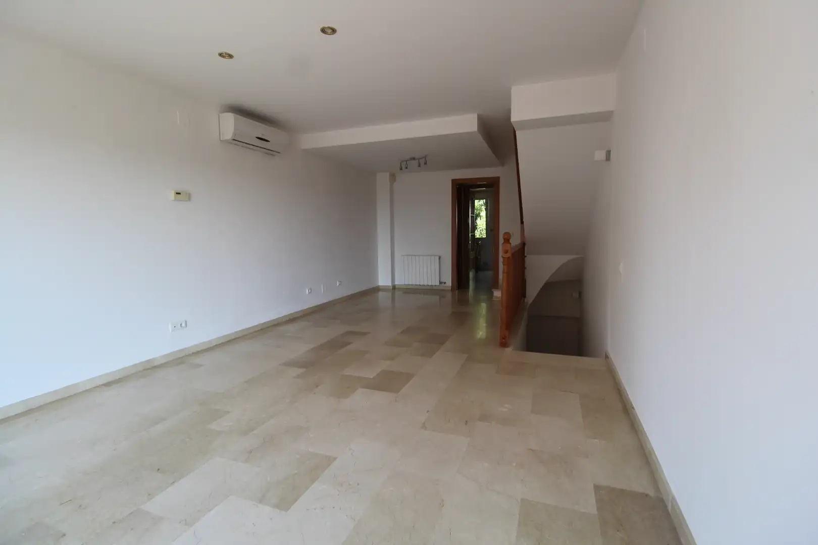 Casa adosada en venta en Rubí con Aire acondicionado, Calefacción y Terraza