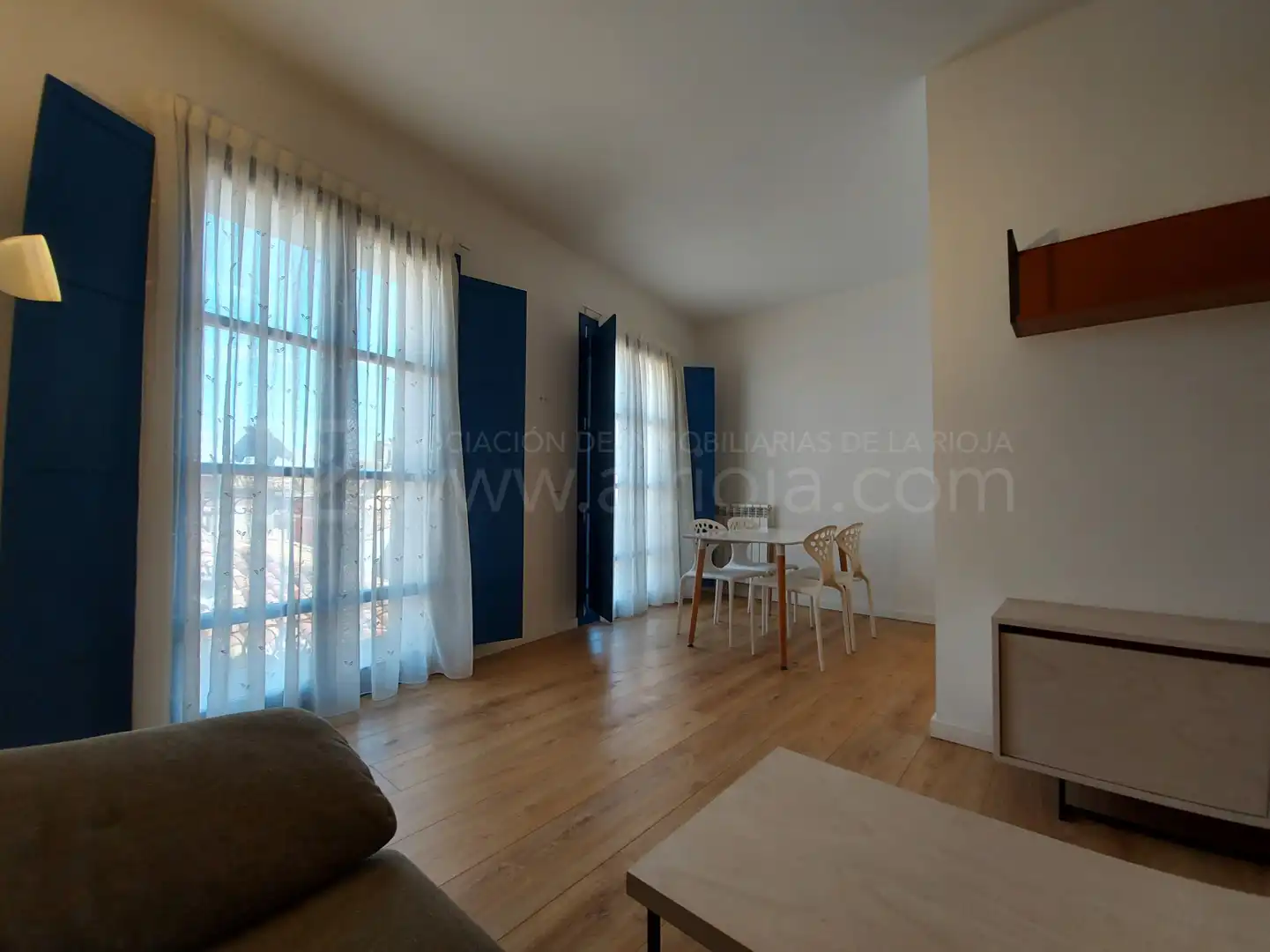 Sala de estar de Piso de alquiler en  Logroño con Calefacción y Amueblado