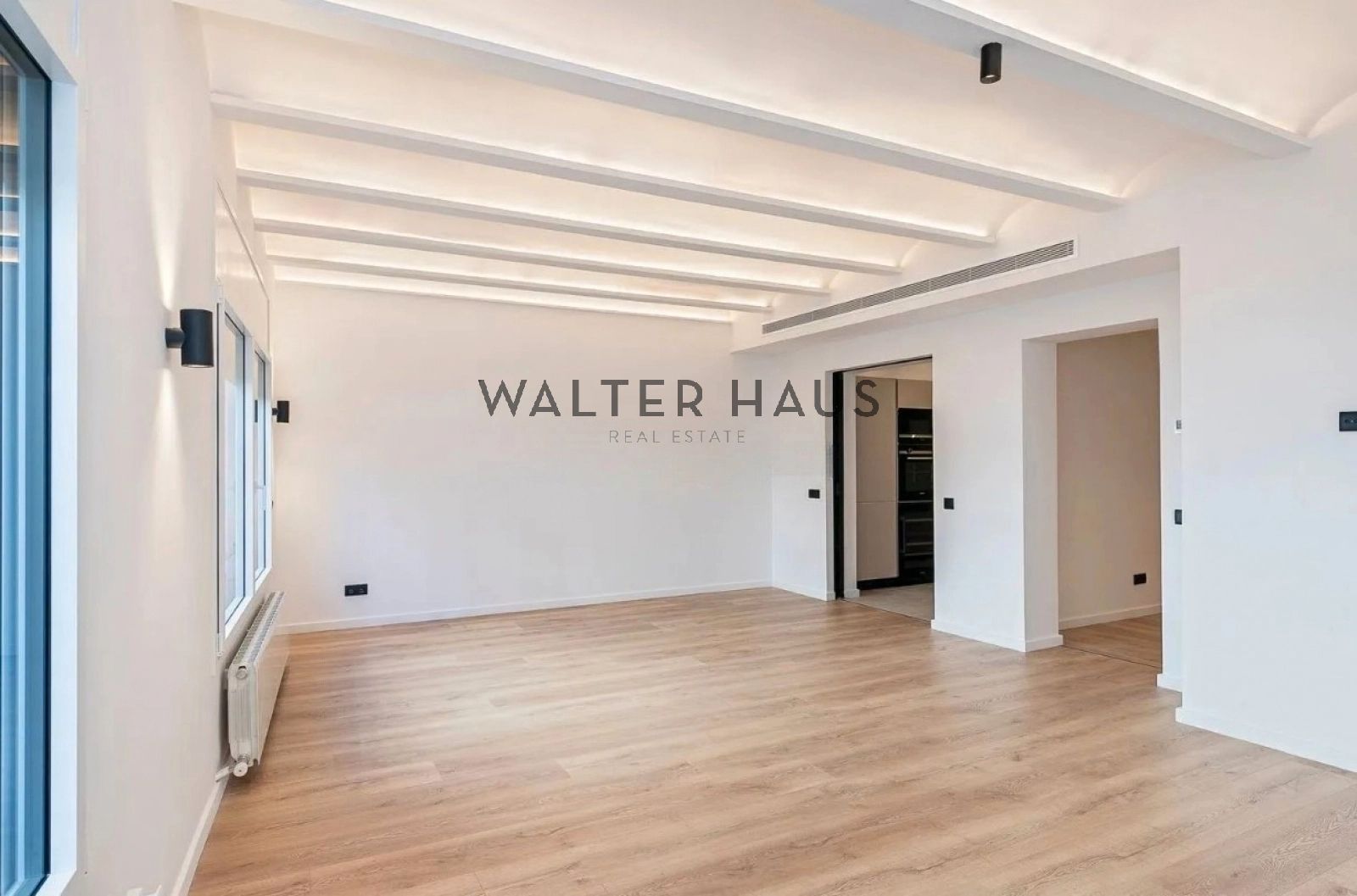 Flat for sale in  Barcelona Capital  with Air Conditioner, Heating and Oven