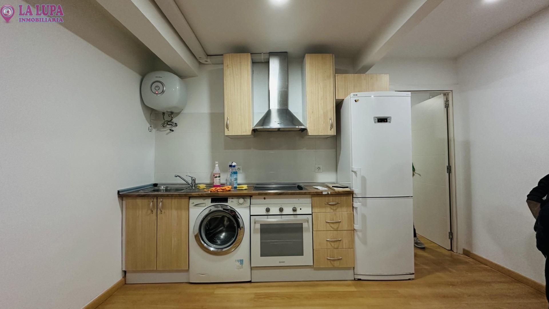 Kitchen of Apartment for sale in  Madrid Capital
