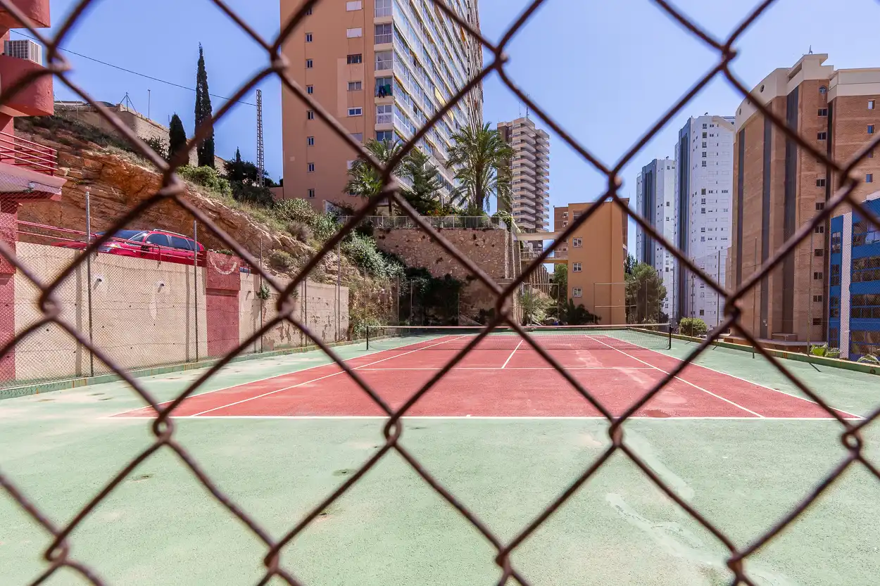 Vista exterior de Ático en venta en Benidorm con Piscina y Piscina comunitaria